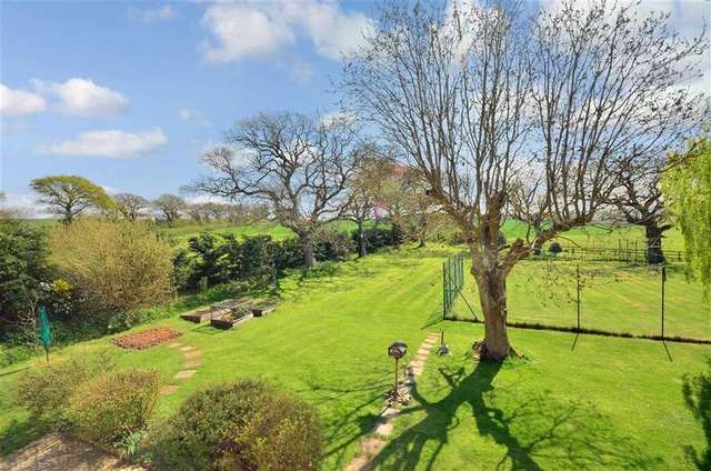  Image of 3 Bedroom Detached for sale at Shalfleet Newport Newport, PO30 4LZ