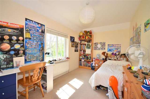  Image of 3 Bedroom Detached for sale at Shalfleet Newport Newport, PO30 4LZ