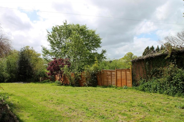  Image of 2 Bedroom Detached to rent at Felcourt  East Grinstead, RH19 2LQ