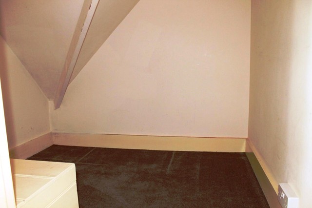  Image of 2 Bedroom Detached to rent at Felcourt  East Grinstead, RH19 2LQ