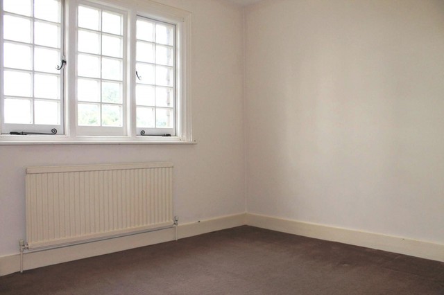  Image of 2 Bedroom Detached to rent at Felcourt  East Grinstead, RH19 2LQ