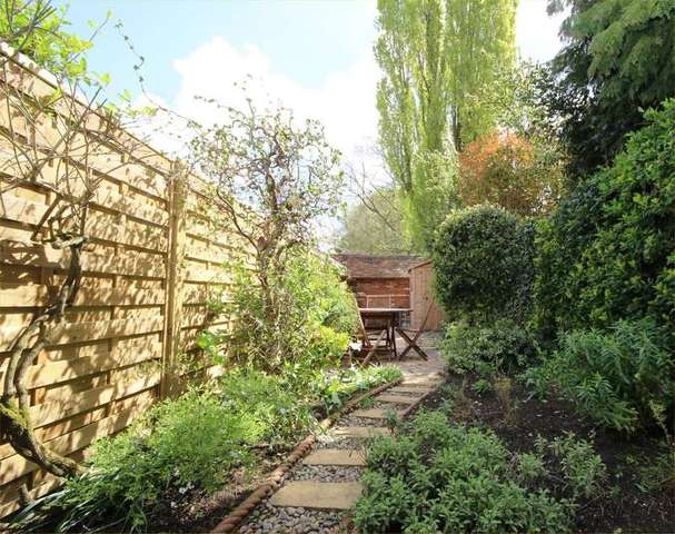  Image of 2 Bedroom End of Terrace for sale at Binfield Heath  Henley-On-Thames, RG9 4JX