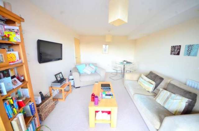  Image of 2 Bedroom Apartment for sale at Cottage Road  Islington, N7 8TP