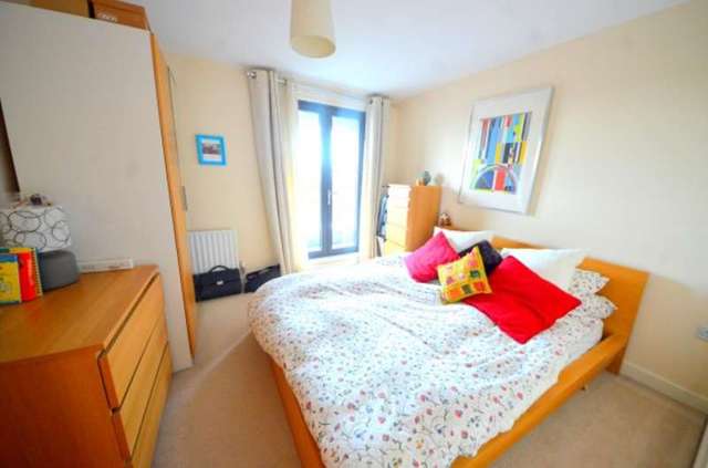  Image of 2 Bedroom Apartment for sale at Cottage Road  Islington, N7 8TP