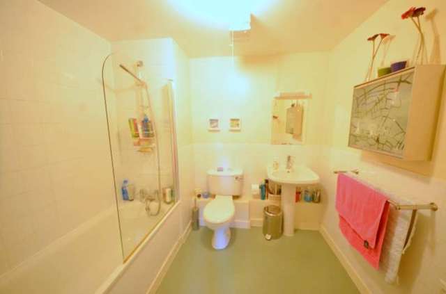  Image of 2 Bedroom Apartment for sale at Cottage Road  Islington, N7 8TP