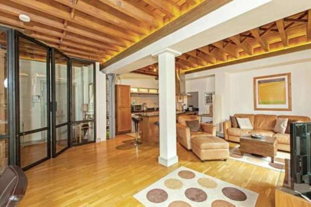  Image of 1 Bedroom Flat to rent at Mill Street London Bermondsey, SE1 2BB