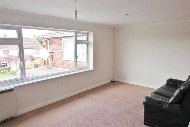  Image of 2 Bedroom Flat to rent at Charlton Wantage, OX12 7EA