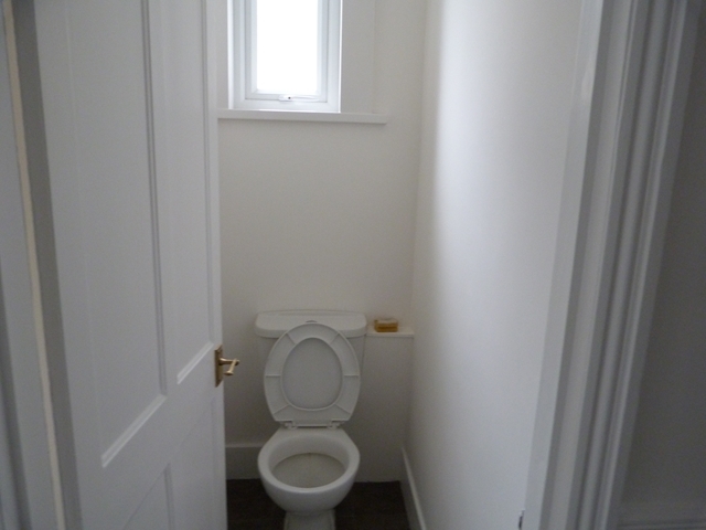  Image of 2 Bedroom Flat to rent at Pendle road  Tooting, SW16 6RT