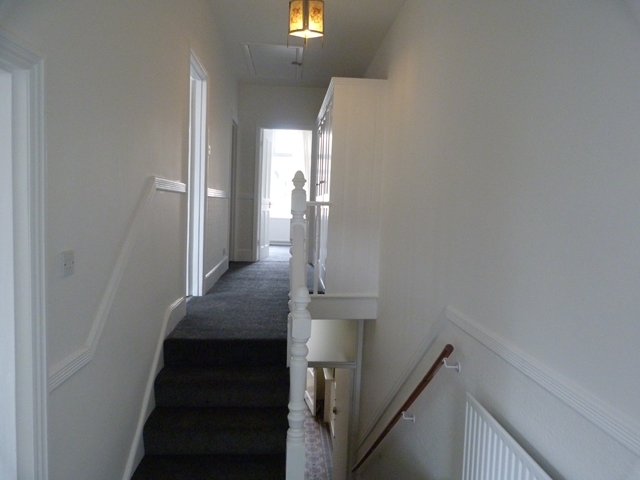  Image of 2 Bedroom Flat to rent at Pendle road  Tooting, SW16 6RT