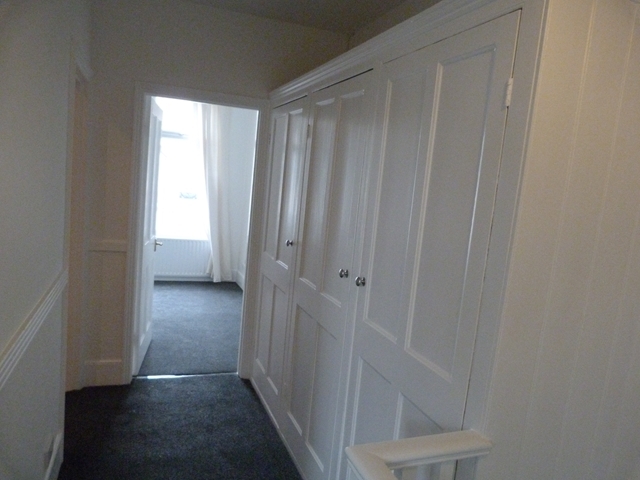  Image of 2 Bedroom Flat to rent at Pendle road  Tooting, SW16 6RT