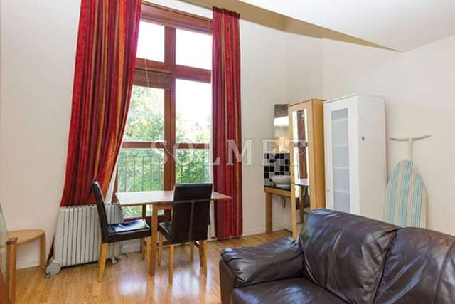  Image of 1 Bedroom Flat Share to rent at Buckland Crescent  Swiss Cottage, NW3 5DH