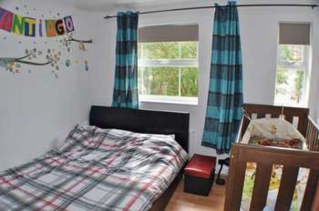  Image of 2 Bedroom Terraced for sale at Badger Close  Guildford, GU2 9WA