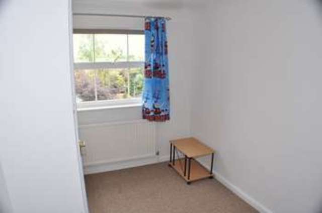  Image of 2 Bedroom Terraced for sale at Badger Close  Guildford, GU2 9WA