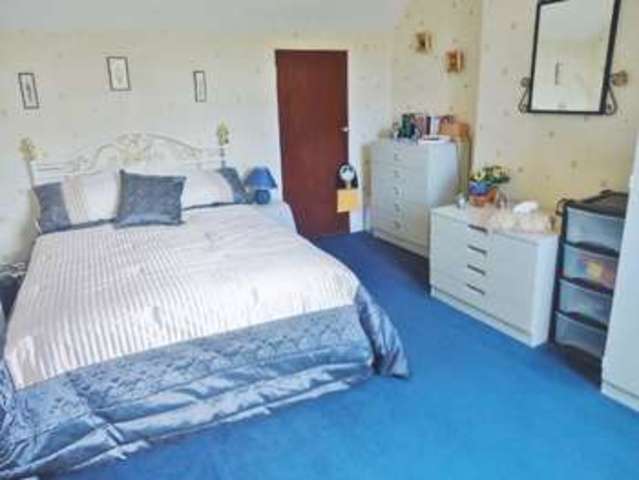 Image of 3 Bedroom Terraced for sale at Ramsay Street Coalsnaughton Coalsnaughton, FK13 6LL