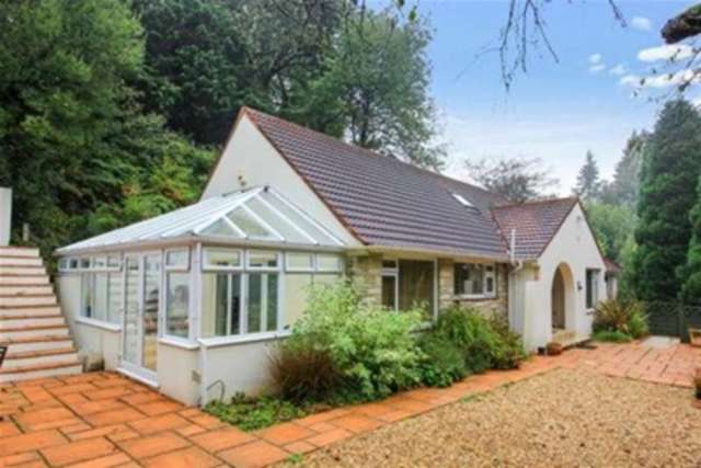  Image of 5 Bedroom Detached to rent at Bournemouth, BH10 7DL