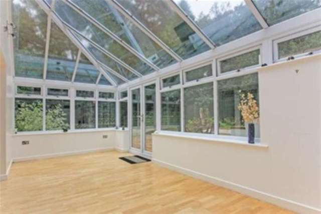  Image of 5 Bedroom Detached to rent at Bournemouth, BH10 7DL