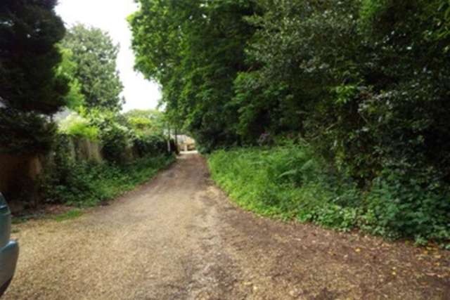  Image of 5 Bedroom Detached to rent at Bournemouth, BH10 7DL