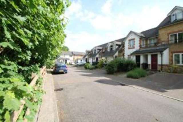  Image of 2 Bedroom Terraced for sale at London  Grove Park, SE12 9TA