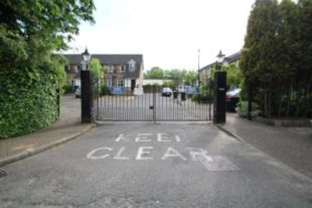 Image of 2 Bedroom Terraced for sale at London  Grove Park, SE12 9TA