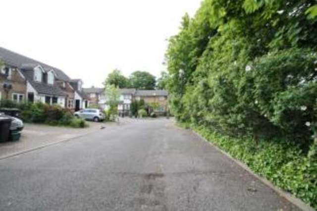  Image of 2 Bedroom Terraced for sale at London  Grove Park, SE12 9TA