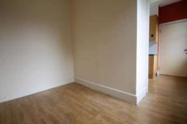  Image of Flat for sale at Streatham  Streatham, SW16 6AD