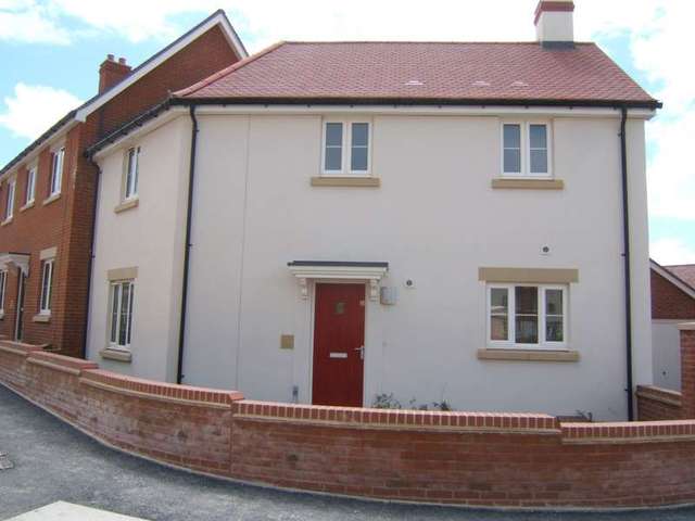  Image of 3 Bedroom Semi-Detached to rent at Archers Gate  Amesbury, SP4 7FX