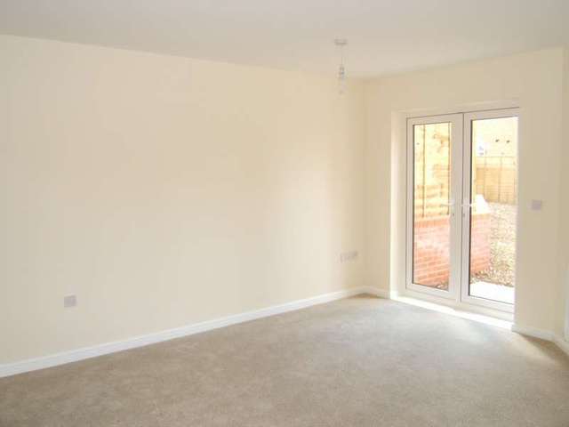  Image of 3 Bedroom Semi-Detached to rent at Archers Gate  Amesbury, SP4 7FX