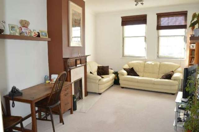  Image of 1 Bedroom Flat for sale at Arcade Parade  Chessington, KT9 1AB