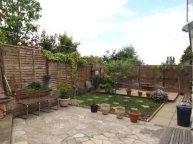  Image of 3 Bedroom Semi-Detached for sale at Leicester Leicestershire Humberstone, LE5 1HG