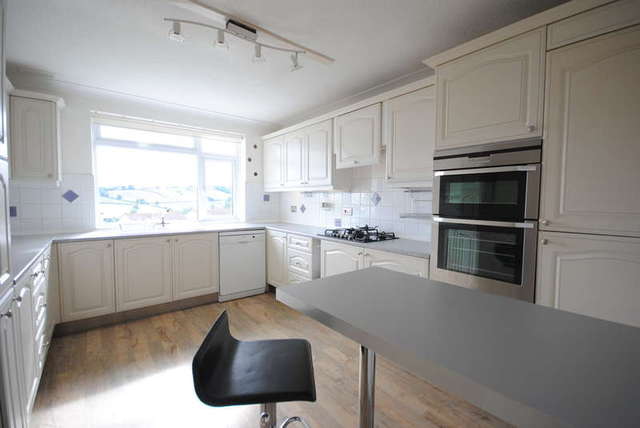  Image of 4 Bedroom Detached for sale at Dawlish, EX7 9ED