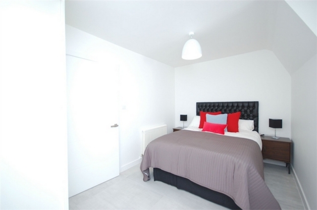 Image of 3 Bedroom Flat to rent at 6 High Street Harlesden Harlesden, NW10 4LT