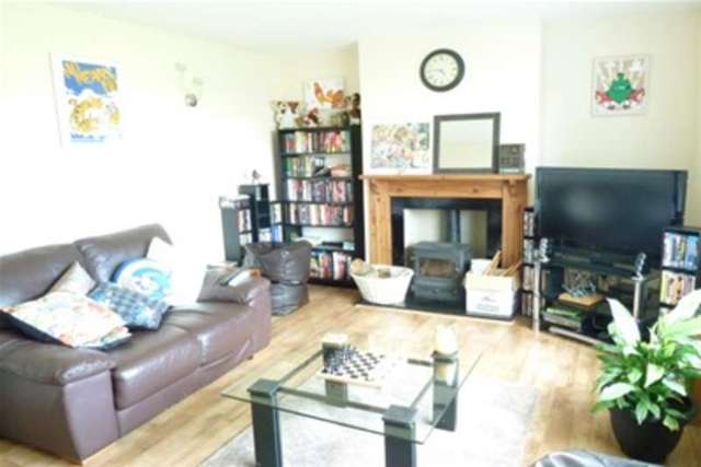  Image of 3 Bedroom Semi-Detached to rent at Warminster, BA12 9LX