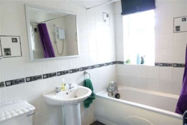  Image of 3 Bedroom Semi-Detached to rent at Warminster, BA12 9LX