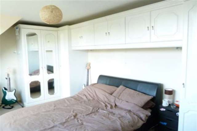  Image of 3 Bedroom Semi-Detached to rent at Warminster, BA12 9LX