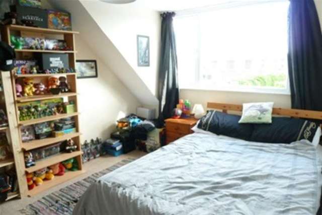  Image of 3 Bedroom Semi-Detached to rent at Warminster, BA12 9LX