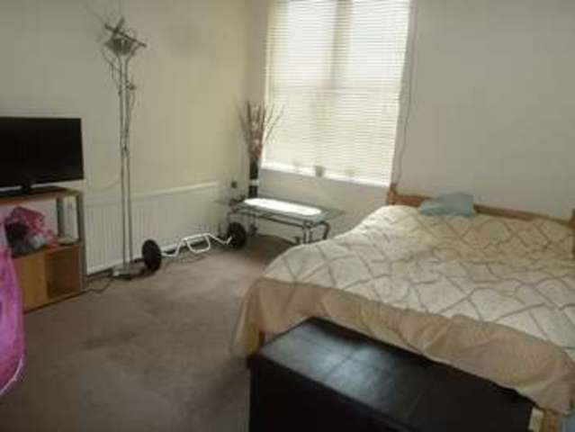  Image of 1 Bedroom Property to rent at Bearwood Road  Smethwick, B66 4ES