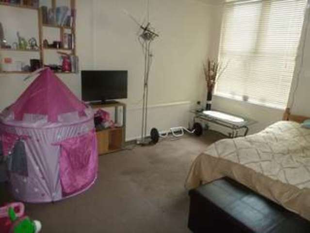  Image of 1 Bedroom Property to rent at Bearwood Road  Smethwick, B66 4ES