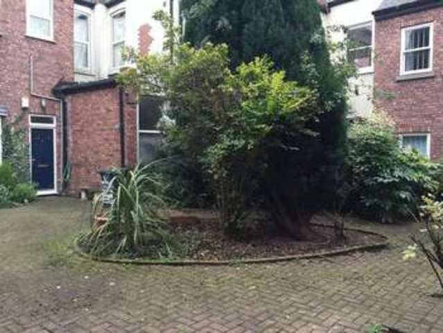  Image of 1 Bedroom Property for sale at Bishop Lane  Hull, HU1 1PA