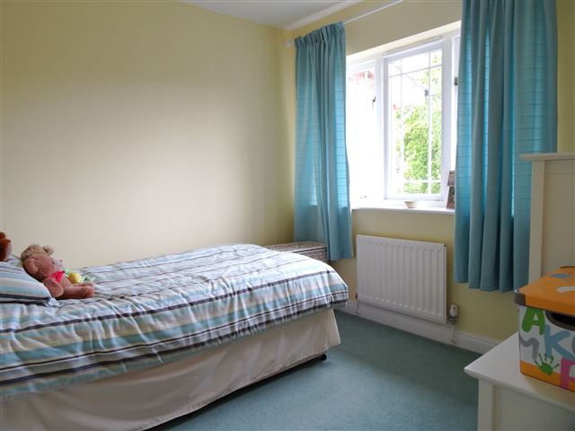  Image of 4 Bedroom Detached for sale at Bishopton Drive  Macclesfield, SK11 8TR