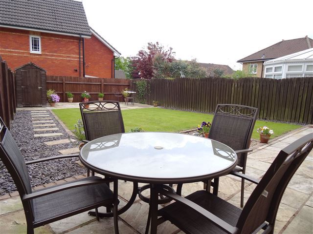  Image of 4 Bedroom Detached for sale at Bishopton Drive  Macclesfield, SK11 8TR