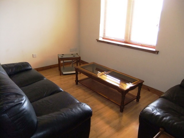  Image of 2 Bedroom Flat to rent at Dunfermline Fife Fife, KY11 3AD