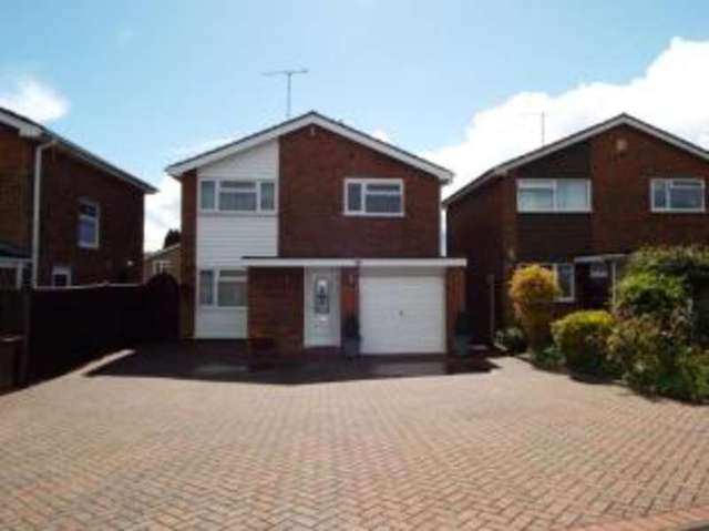  Image of 3 Bedroom Detached for sale at Luton Bedfordshire Sundon Park, LU3 3QS