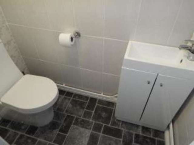  Image of 3 Bedroom Detached for sale at Luton Bedfordshire Sundon Park, LU3 3QS