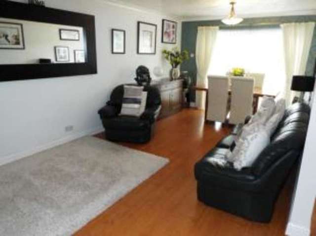  Image of 3 Bedroom Detached for sale at Luton Bedfordshire Sundon Park, LU3 3QS