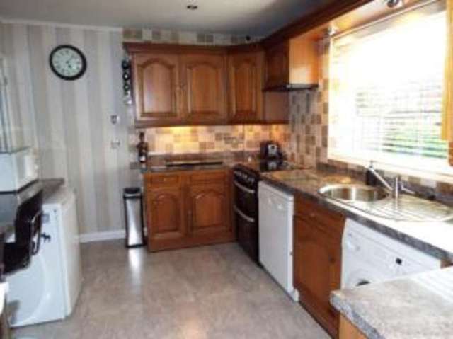  Image of 3 Bedroom Detached for sale at Luton Bedfordshire Sundon Park, LU3 3QS