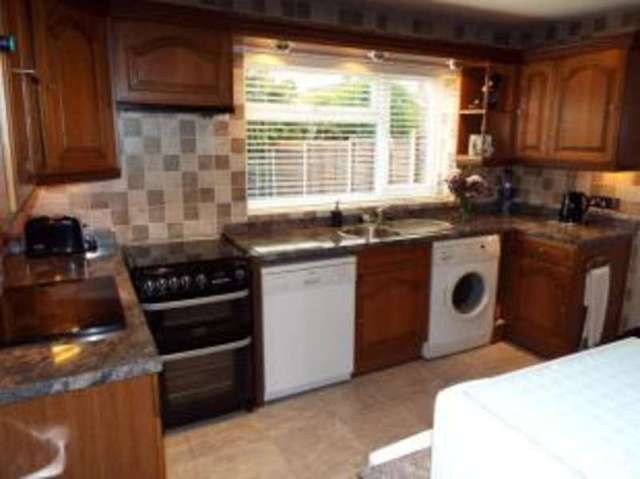  Image of 3 Bedroom Detached for sale at Luton Bedfordshire Sundon Park, LU3 3QS