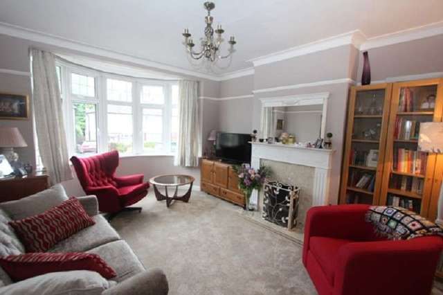  Image of 3 Bedroom Property for sale at Brook Avenue  Edgware, HA8 9UZ