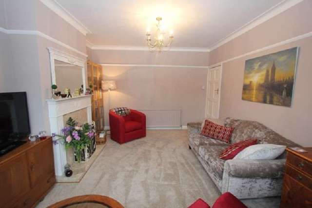  Image of 3 Bedroom Property for sale at Brook Avenue  Edgware, HA8 9UZ