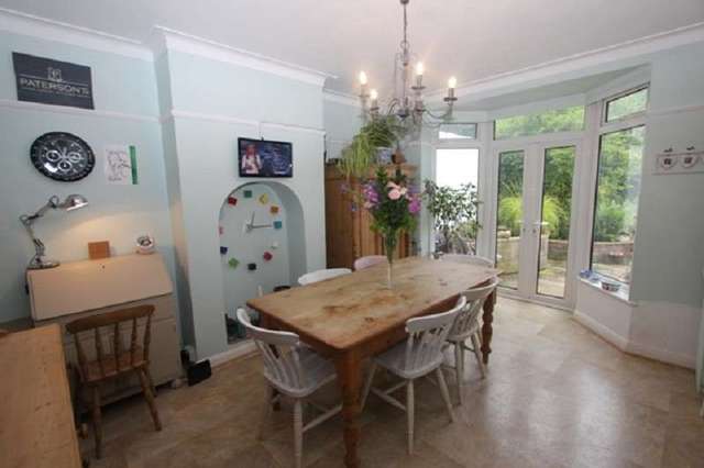  Image of 3 Bedroom Property for sale at Brook Avenue  Edgware, HA8 9UZ