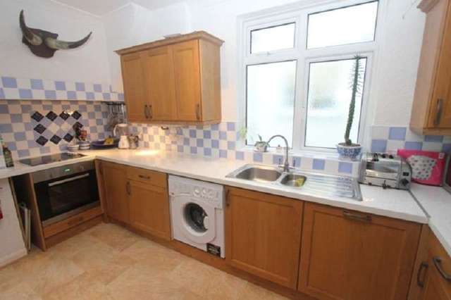  Image of 3 Bedroom Property for sale at Brook Avenue  Edgware, HA8 9UZ